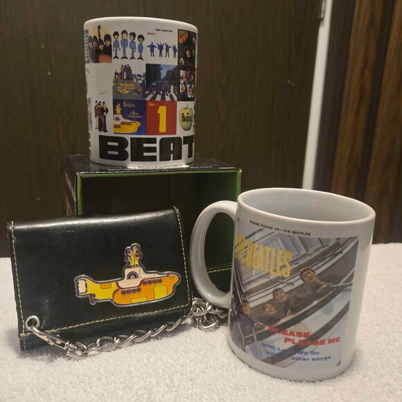The Beatles Fan Collector's Bundle - 2 Mugs + Yellow Submarine Wallet - Picture 1 of 9